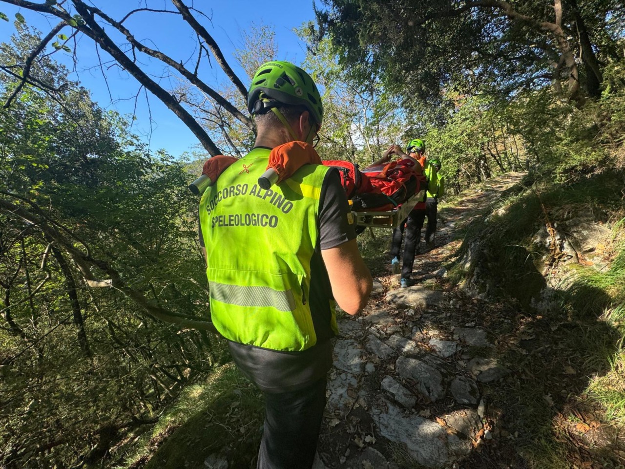 Zoagli, doppio intervento del Soccorso Alpino per due escursionisti feriti