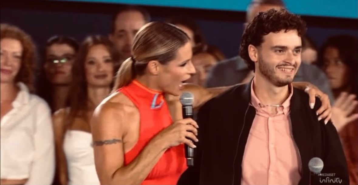 Un agente della Polizia Locale protagonista a Super Karaoke con Michelle Hunziker