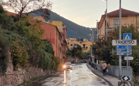 Sestri: rottura di un tubo in zona Trigoso