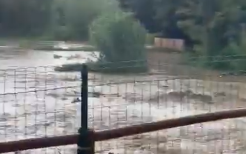 Calvari, il Torrente Lavagna sta esondando: l’invito a evacuare le zone più a rischio