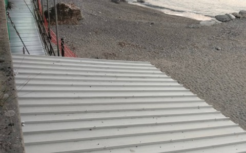 Santa: partiti i lavori di consolidamento del marciapiede sopra la spiaggia “Gio&Rino Beach”