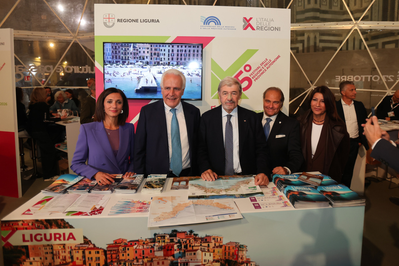 Festival delle Regioni: i presidenti Bucci e Giani in visita allo stand della Liguria