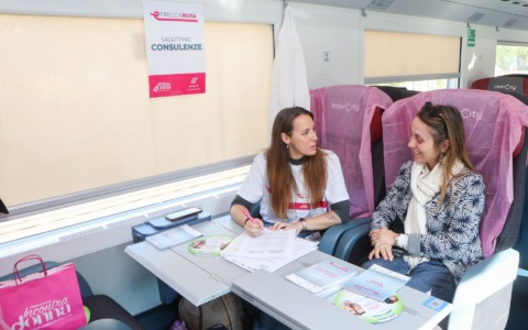 Frecciarosa 2026 in Liguria: la prevenzione del tumore al seno viaggia a bordo dei treni Intercity