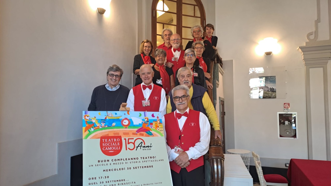 Sala gremita per la festa dei 150 anni del Teatro Sociale