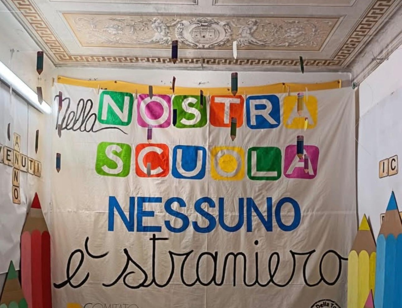 Chiavari, alla Della Torre lo striscione «Nella nostra scuola nessuno è straniero»