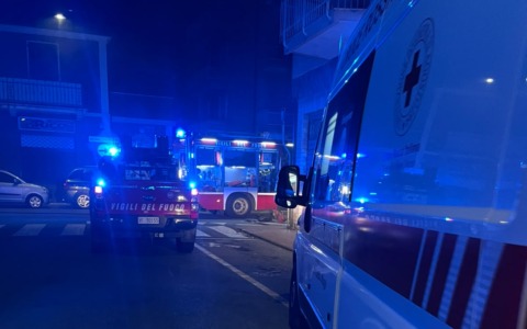 Sestri, incendio nella notte in un magazzino di vini