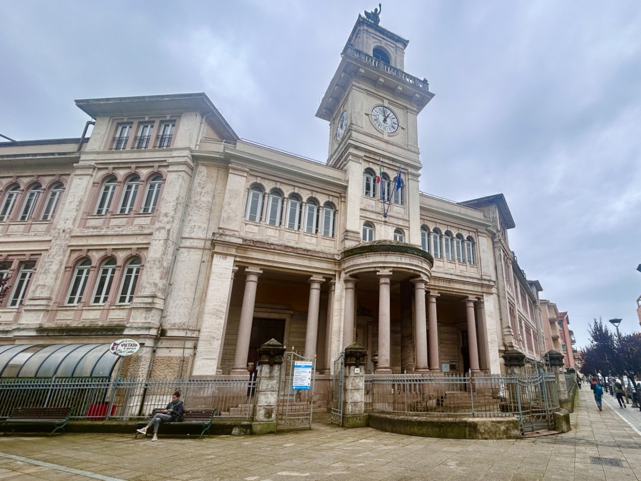 L’otto per mille per ristrutturare a Sestri Levante il tetto del “Monumento” di piazza della Repubblica