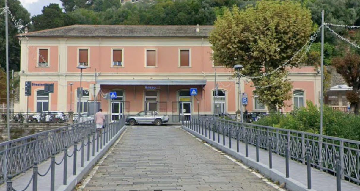 Nuova pavimentazione in arrivo per il piazzale della stazione ferroviaria di Recco